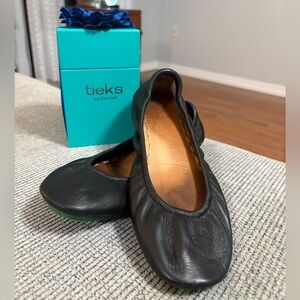 Matte Black Tieks Flats Size 8 with Box, Flower, and Bags